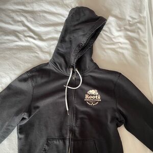 Roots Black Zip-Up Hoodie Medium